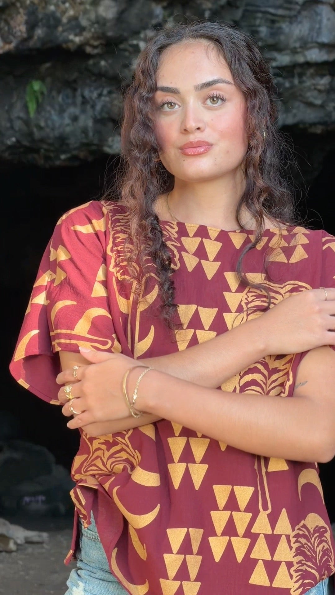 Women's Kāhili Peekaboo top